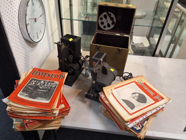 Lot 1372 - FILM PROJECTORS