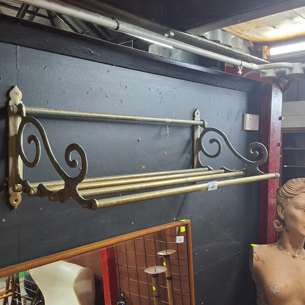 Lot 46 - LUGGAGE RACK