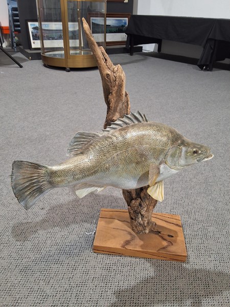 Lot 18 - FISH ORNAMENT