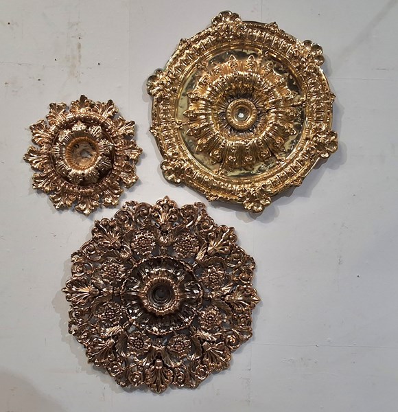 Lot 302 - CEILING ROSES