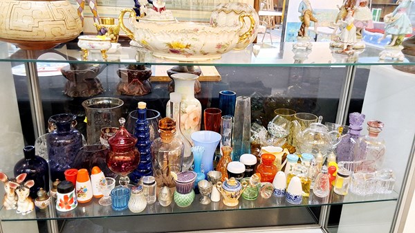 Lot 1336 - VINTAGE HOMEWARES