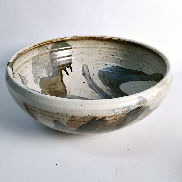 Lot 1158 - STUDIO POTTERY BOWL