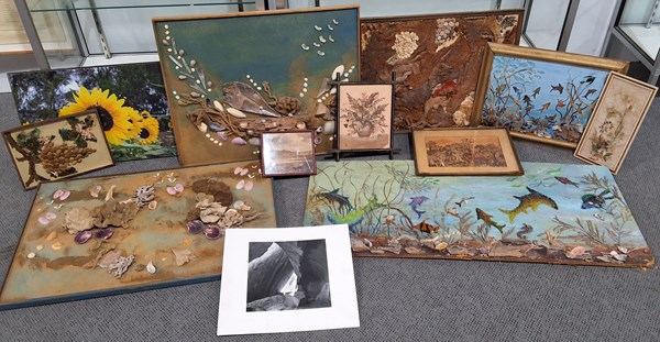 Lot 300 - WALL DECOR LOT