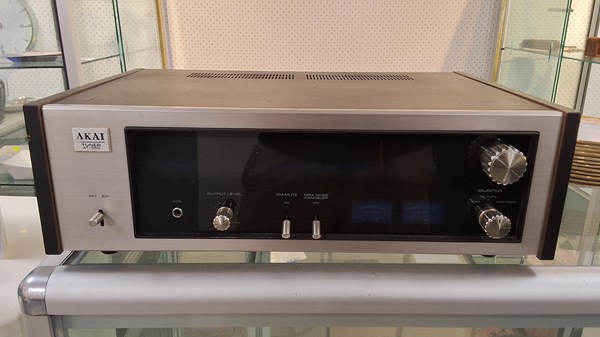 Lot 1370 - STEREO TUNER