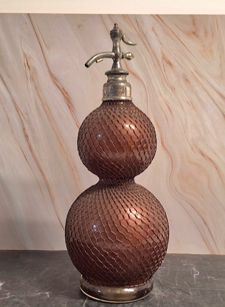 Lot 1399 - VINTAGE SODA SYPHON