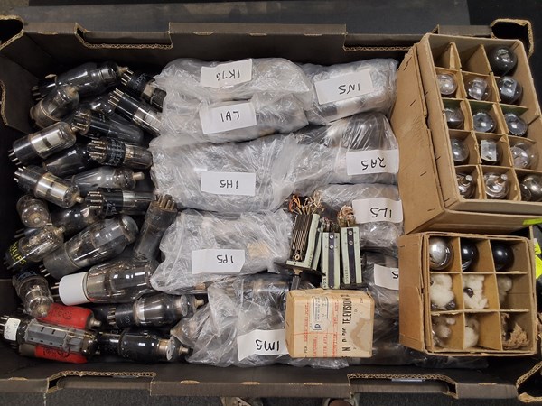 Lot 1267 - RADIO VALVES