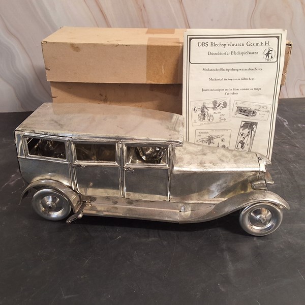 Lot 1203 - TIN PLATE CAR