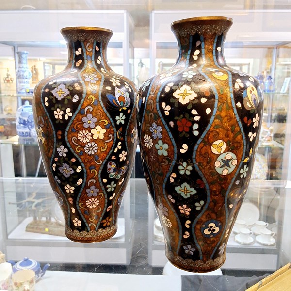 Lot 1151 - CLOISONNE VASES