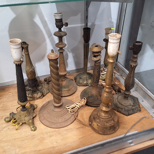 Lot 1384 - LAMP BASES