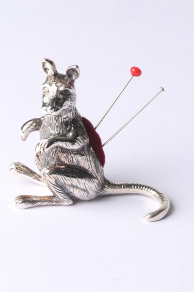 Lot 1004 - SILVER PINCUSHION