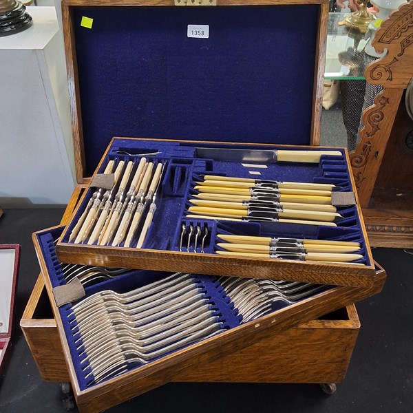 Lot 1358 - CUTLERY