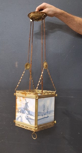 Lot 1386 - HALL LIGHT