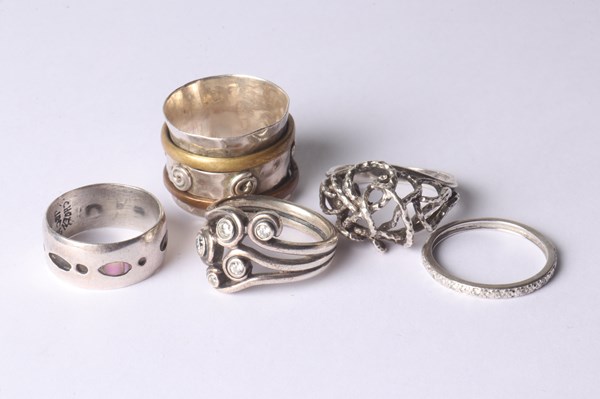 Lot 1031 - RINGS