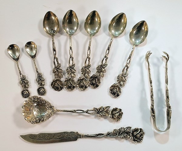 Lot 1050 - SILVER SPOONS