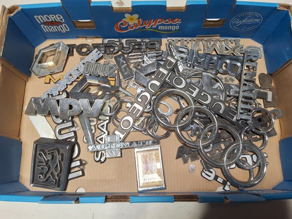 Lot 1146 - AUTOMOTIVE BADGES