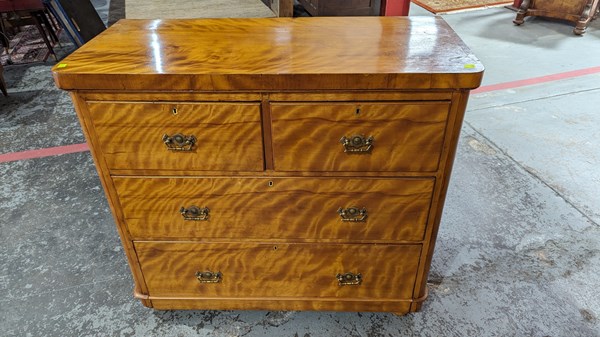 Lot 1 - CHEST OF DRAWERS