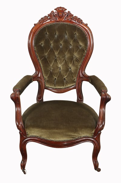 Lot 101 - ARMCHAIR