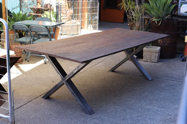 Lot 225 - DINING TABLE