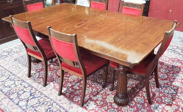 Lot 412 - DINING SUITE