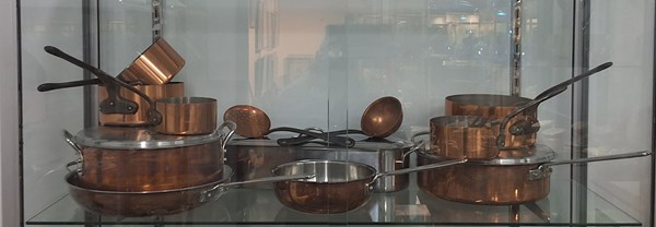 Lot 1375 - COOKWARE