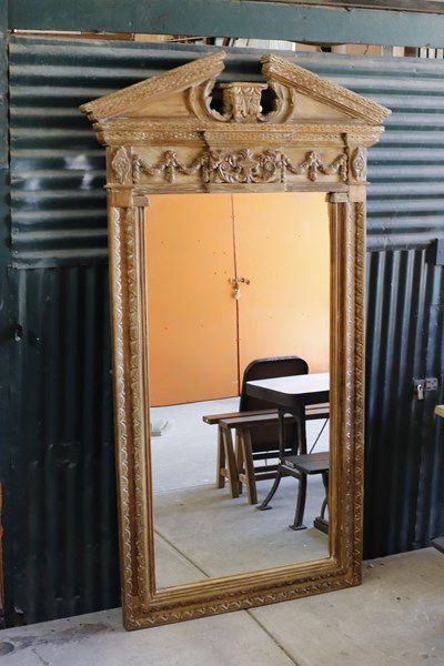 Lot 29 - MIRROR