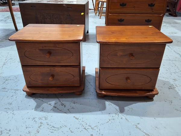 Lot 86 - BEDSIDES