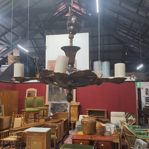 Lot 41 - LIGHT