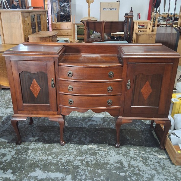Lot 237 - SIDEBOARD