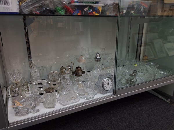 Lot 1376 - GLASSWARE