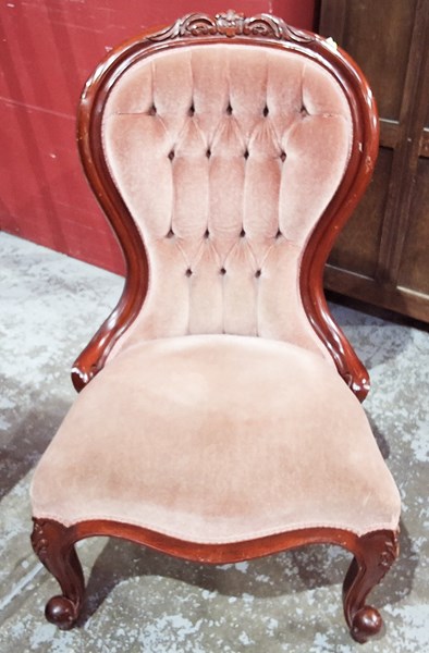 Lot 106 - NURSING CHAIR