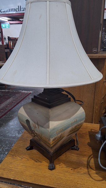 Lot 34 - TABLE LAMP