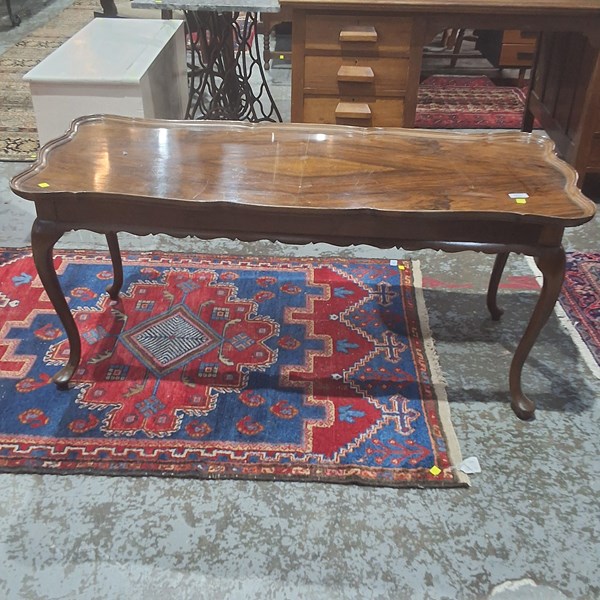 Lot 107 - COFFEE TABLE