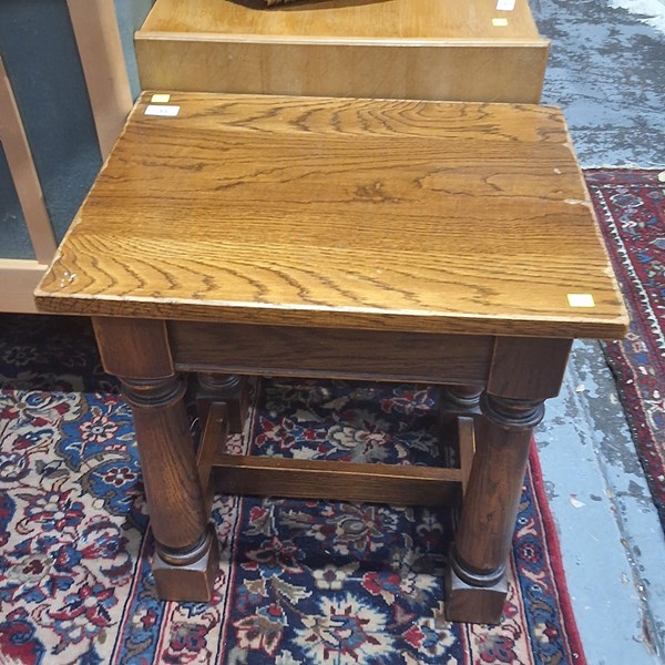 Lot 522 - SIDE TABLE