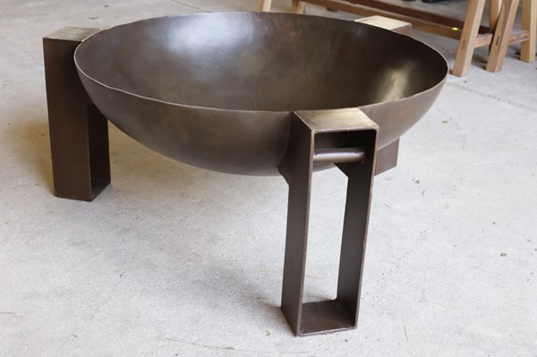 Lot 407 - FIREPIT