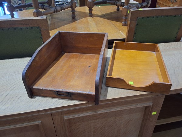 Lot 3 - DESK TIDY
