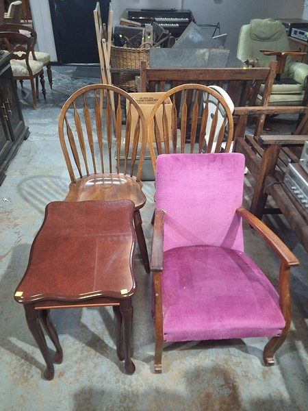 Lot 419 - FURNITURE LOT