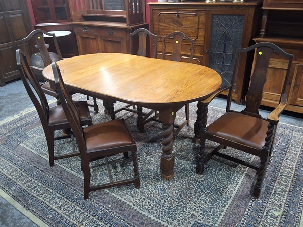 Lot 25 - DINING SUITE
