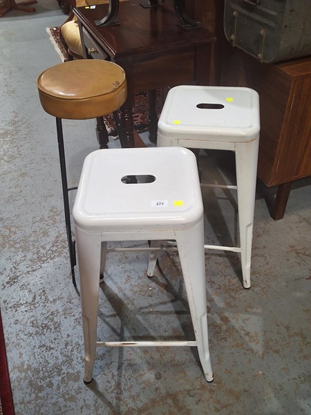Lot 464 - STOOL LOT