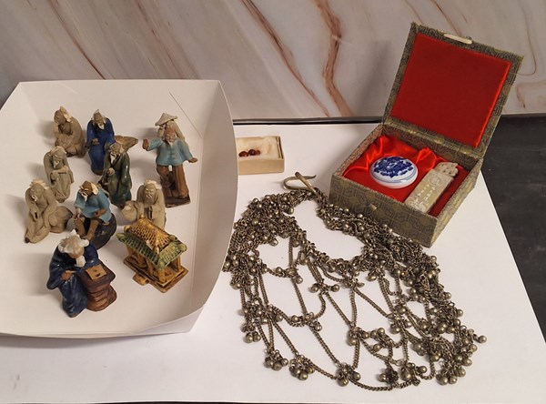 Lot 1379 - ORIENTAL COLLECTABLES