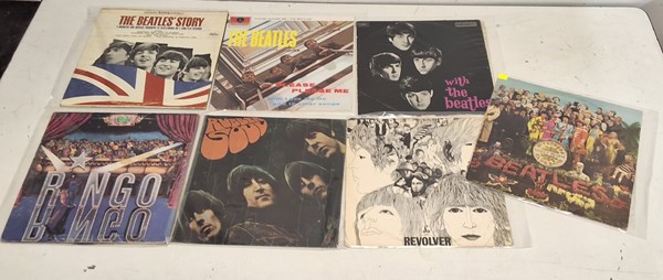 Lot 1215 - THE BEATLES ALBUMS