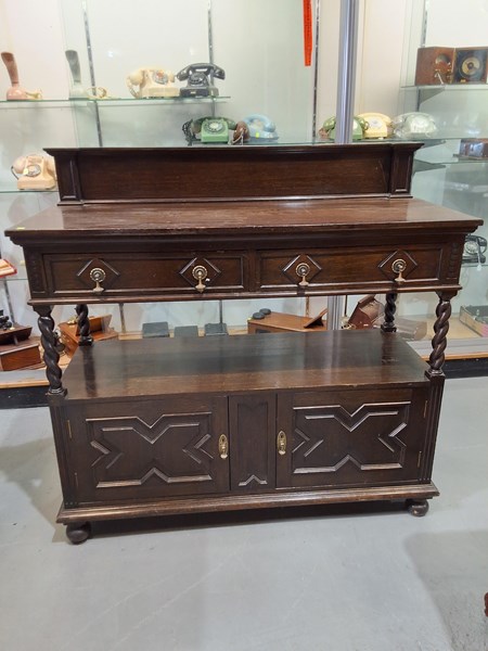 Lot 346 - DUMB WAITER