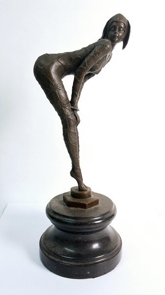 Lot 1159 - BRONZE FIGURE
