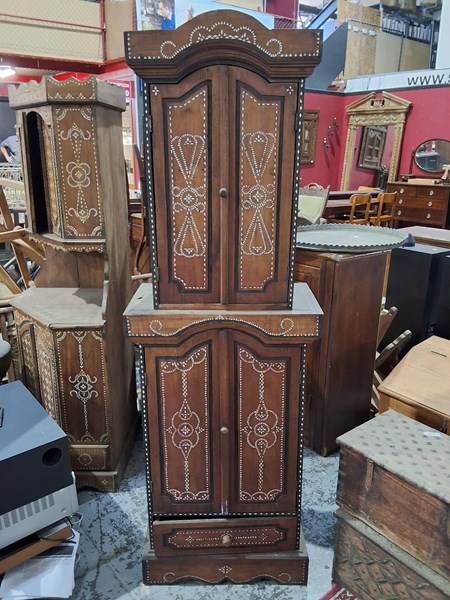 Lot 66 - CABINET
