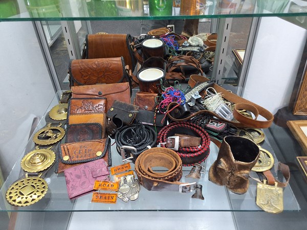 Lot 1389 - LEATHERWARE