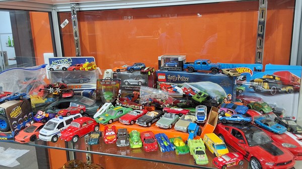 Lot 1359 - TOY CARS