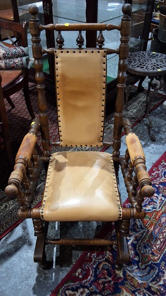 Lot 272 - CHAIR