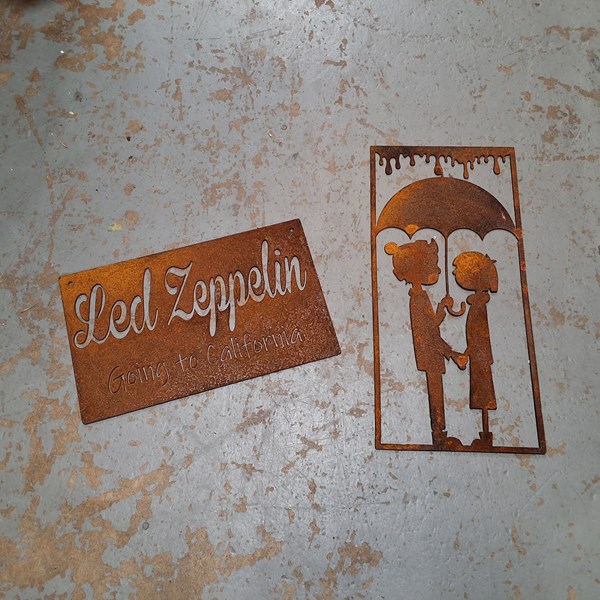 Lot 411 - WALL DECOR