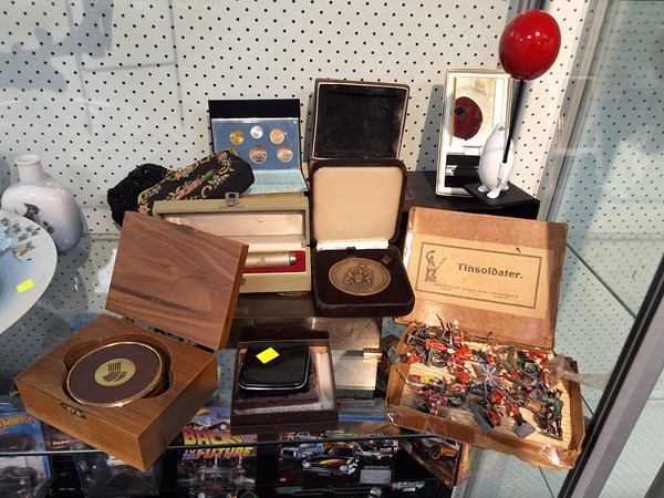 Lot 1236 - COLLECTABLES