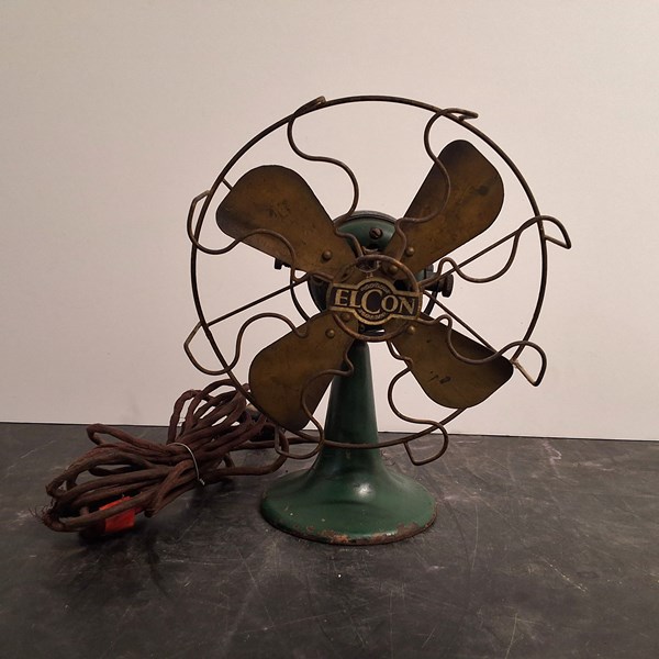 Lot 1242 - DESK FAN