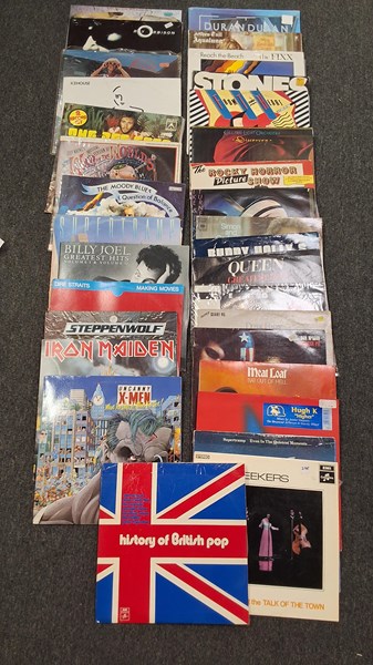 Lot 1219 - VINYL RECORDS